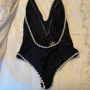 Same swim LA black and white deep v one piece with shell stitching
